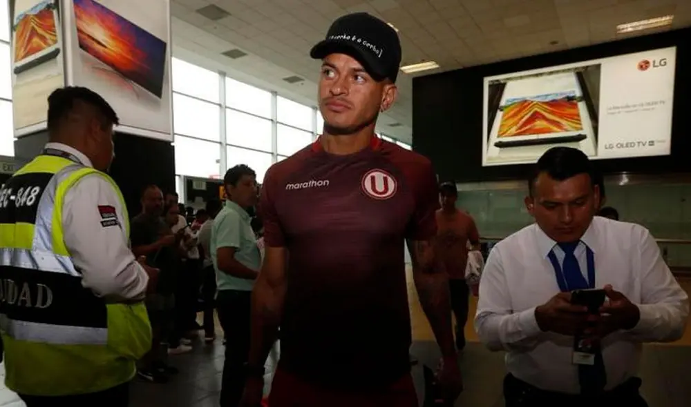 Las mejores imágenes que dejó el recibimiento del hincha a Universitario de Deportes. Foto: Violeta Ayasta Las mejores imágenes que dejó el recibimiento del hincha a Universitario de Deportes. Foto: Violeta Ayasta