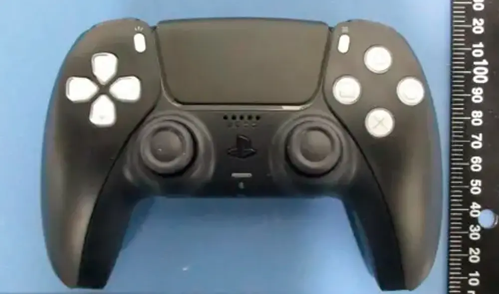 DualSense negro que se filtró hace varias semanas. Foto: Twitter DualSense negro que se filtró hace varias semanas. Foto: Twitter