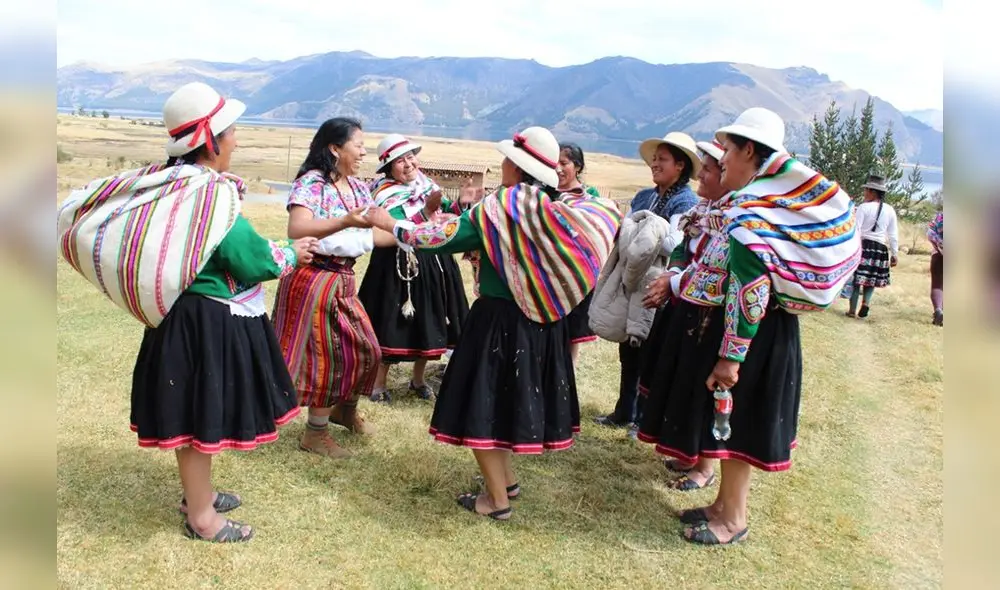 Mujeres Acomayo Cusco
