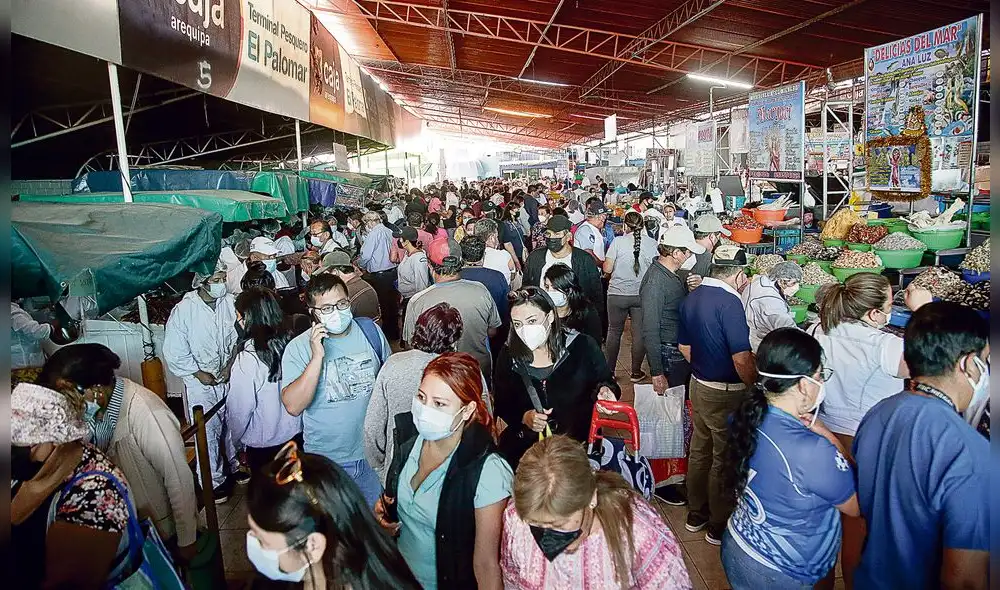 riesgo. Población de Arequipa debe cuidarse para evitar contagios a causa de la Covid-19.