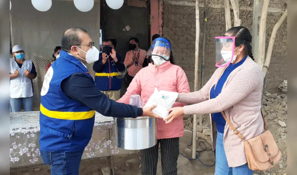 Las autoridades entregaron implementos para el funcionamiento de los comités de Vaso de Leche. Foto: MPCh.