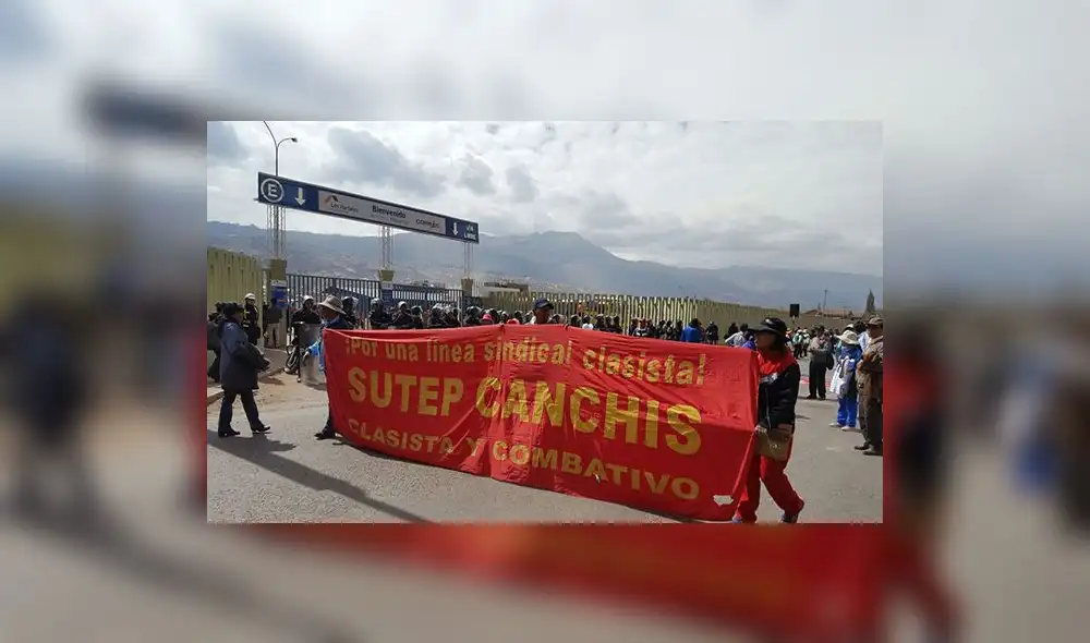Docentes intentan tomar aeropuerto del Cusco [VIDEO y FOTOS]