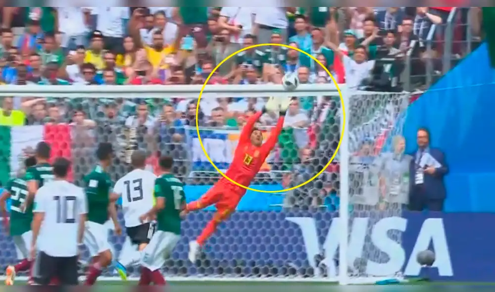 La increíble atajada de Ochoa tras complicado tiro libre de Toni Kroos