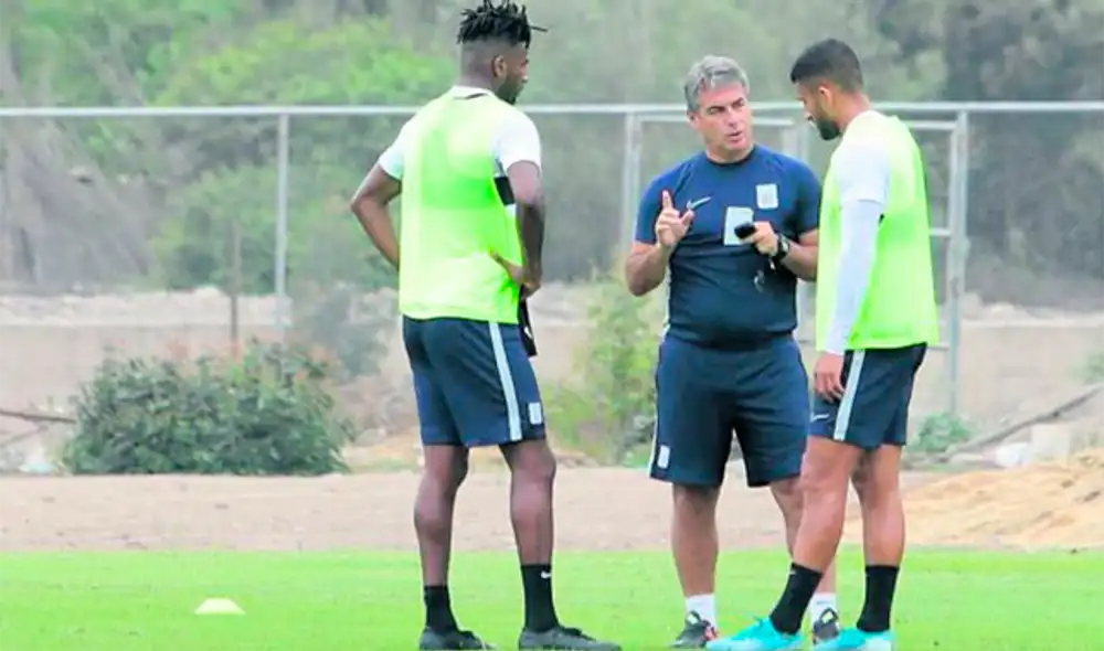 En la práctica. El entrenador aquí junto con Ascues y Ballón. El primero estuvo envuelto en un tema extradeportivo.