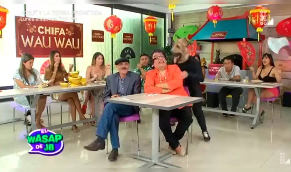 El Wasap de JB parodia venta de perros en chifa y es un éxito en YouTube [VIDEO]