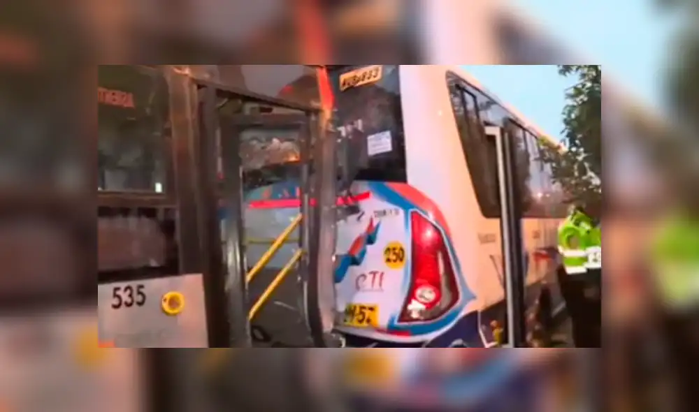 Cuatro personas resultaron heridas tras choque entre bus y Corredor Rojo [VIDEO] 