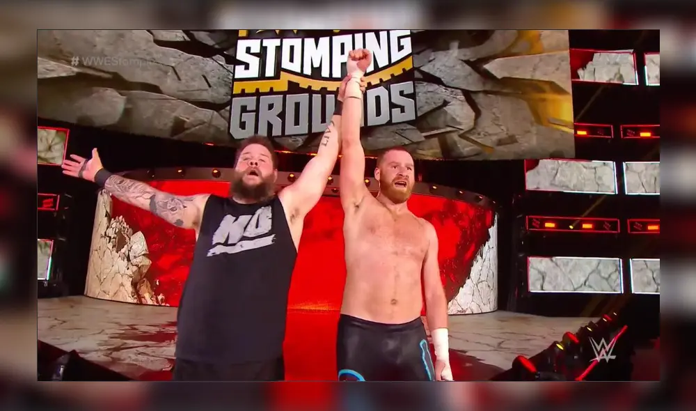 Kevin Owens y Sami Zayn derrotan a The New Day (Big E y Xavier Woods).