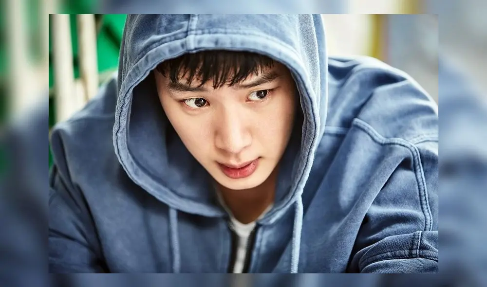 Kim Dong Hee interpreta a Ji Soo en Extracurricular (Netflix, 2020)