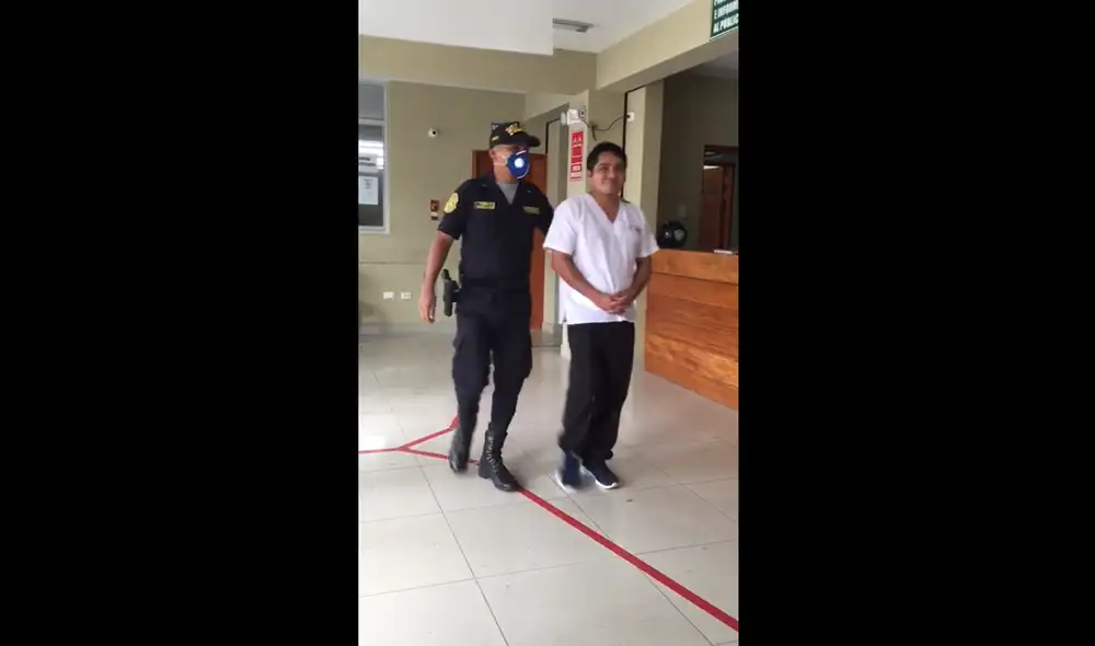 Encuentran a médicos bebiendo licor pese a toque de queda en Trujillo