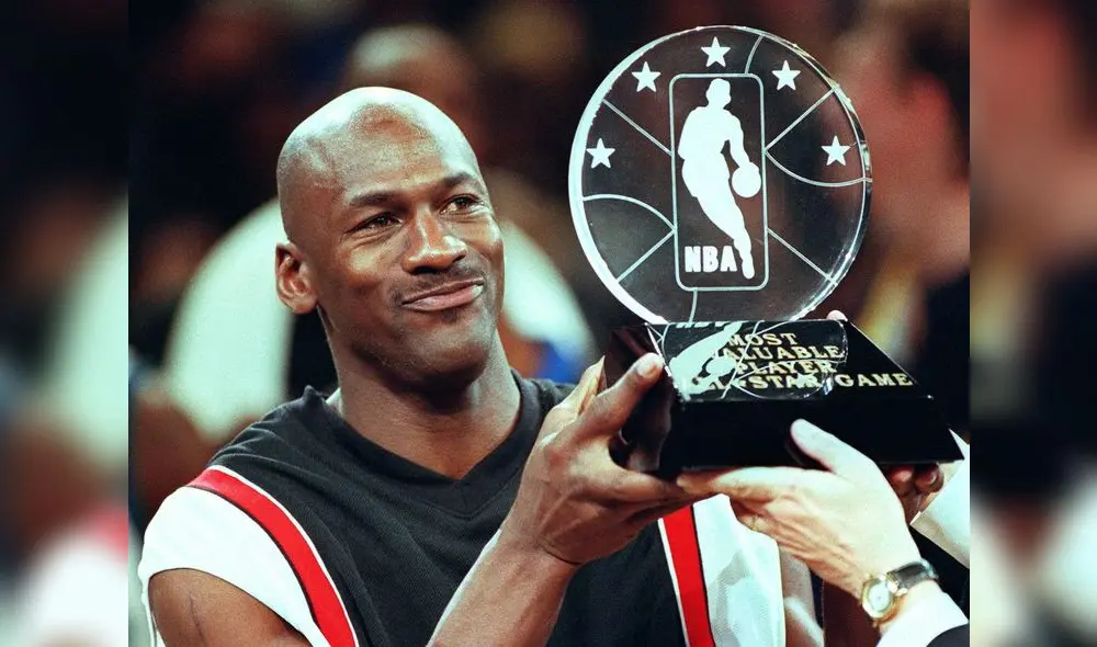 Michael Jordan lo ganó todo con la camiseta de los Chicago Bulls entre anillos de la NBA, 5 MVP's regulares y 6 MVP's en finales. (Foto: Getty Images) Michael Jordan lo ganó todo con la camiseta de los Chicago Bulls entre anillos de la NBA, 5 MVP's regulares y 6 MVP's en finales. (Foto: Getty Images)