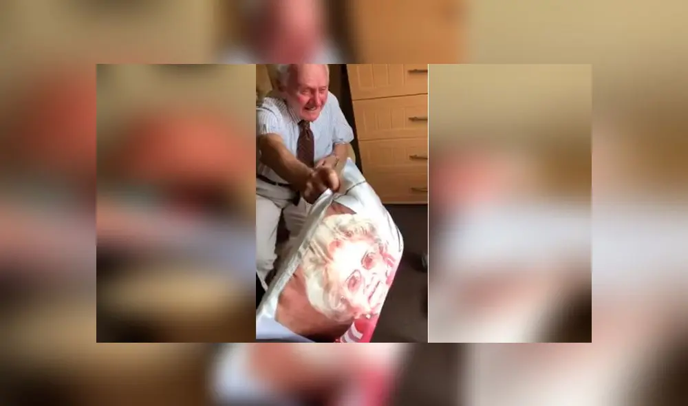 Desliza las imágenes para ver la dramática reacción de este anciano al ver este peculiar regalo que le hicieron. Foto: RM Videos Desliza las imágenes para ver la dramática reacción de este anciano al ver este peculiar regalo que le hicieron. Foto: RM Videos