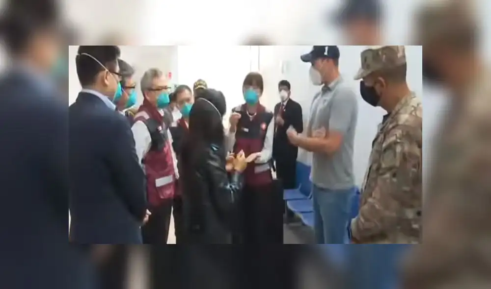 Alcalde de La Victoria también visito el Hospital Gulllermo Almenara. (Foto: Captura de video / ATV Noticias) Alcalde de La Victoria también visito el Hospital Gulllermo Almenara. (Foto: Captura de video / ATV Noticias)