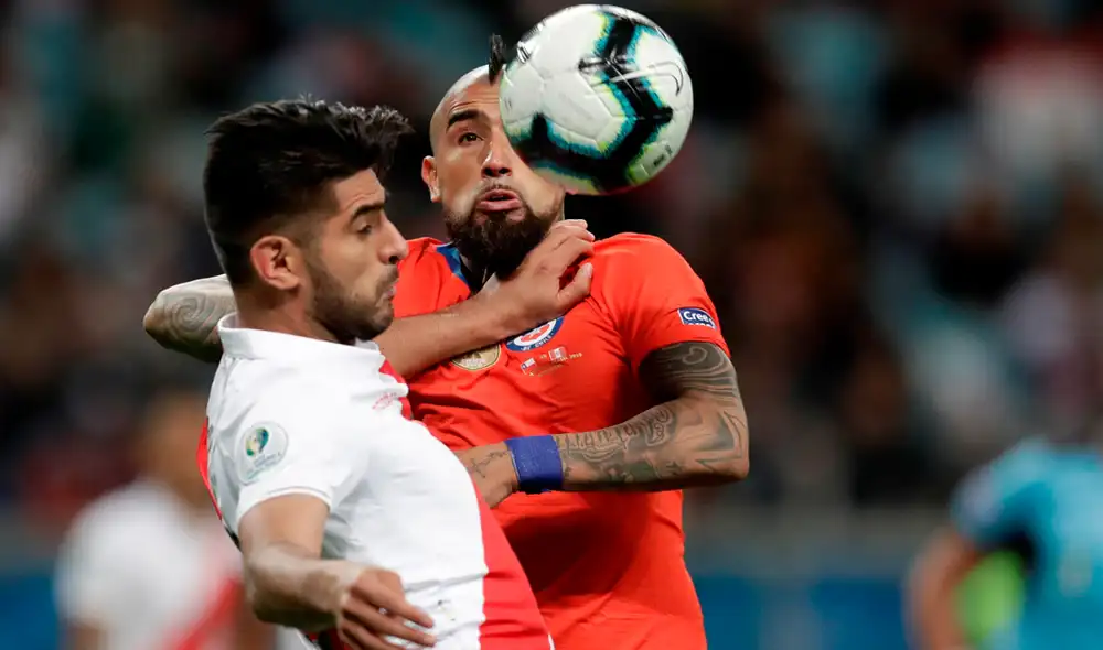 Carlos Zambrano criticó a periodistas chilenos por subestimar a selección peruana previo a las Eliminatorias. | Foto: EFE
