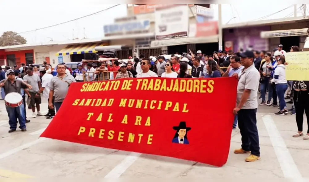 Obreros paralizaron sus labores para exigir remuneración.
