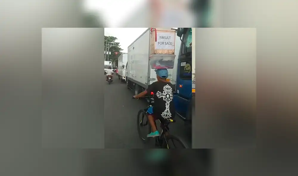 YouTube viral: repartidor sorprende a miles con su increíble ‘truco’ para llevar todos sus productos