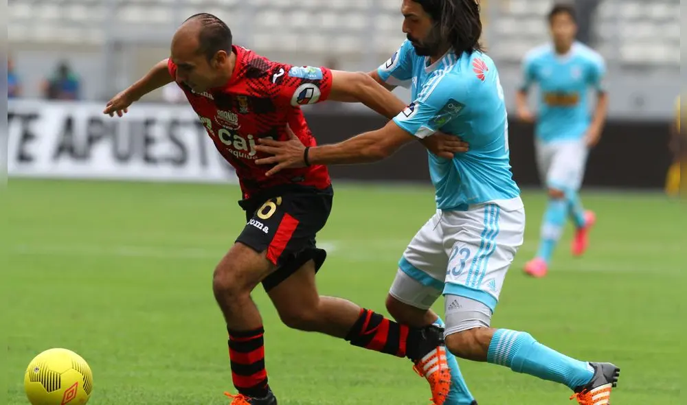 EL DOMINGO 13 DE DICIEMBRE 2015, EN EL ESTADIO NACIONAL, SE JUGO SPORTING CRISTAL VS FBC MELGAR RESULTADO 2-2 POR TORNEO CLAUSURA. RAINER TORRES Y JORGE CAZULO  