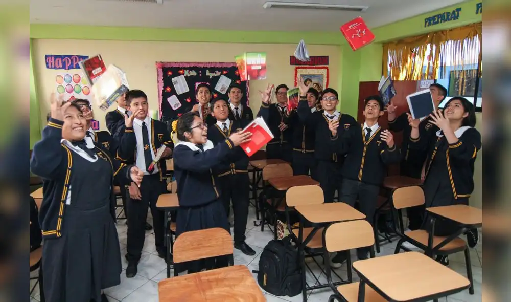 Todo un salón  de quinto año ingresó a la U. San Marcos