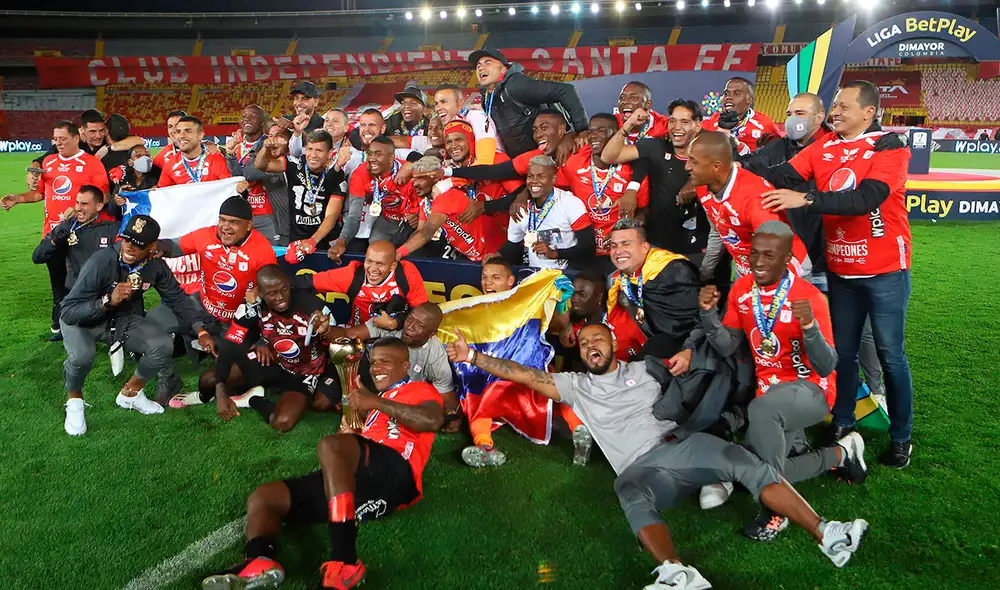 América de Cali ganó 3-2 a Santa Fe en el resultado global y es bicampeón de la Liga BetPlay. Foto: EFE