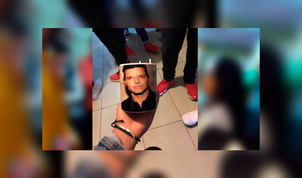 Vía Facebook. Adolescente estaba muy entusiasmado por recibir la taza personalizada de su serie favorita, pero la sorpresa de su amigo secreto no fue lo que esperaba