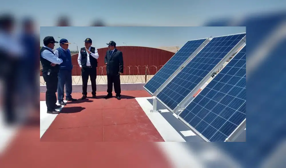 Autoridades dieron por inaugurados los paneles al levantar el interruptor del tablero para la energía solar y así el pabellón 12-B, donde están recluidos 340 internos, quedó iluminado. (Foto: Inpe) Autoridades dieron por inaugurados los paneles al levantar el interruptor del tablero para la energía solar y así el pabellón 12-B, donde están recluidos 340 internos, quedó iluminado. (Foto: Inpe)