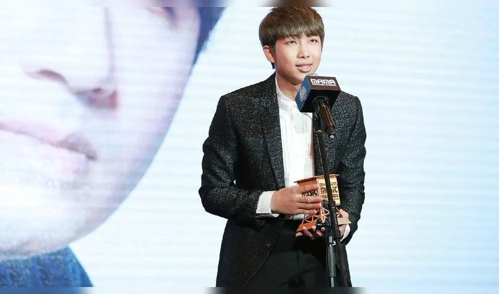 Desliza para ver más fotos de Kim Namjoon de BTS.