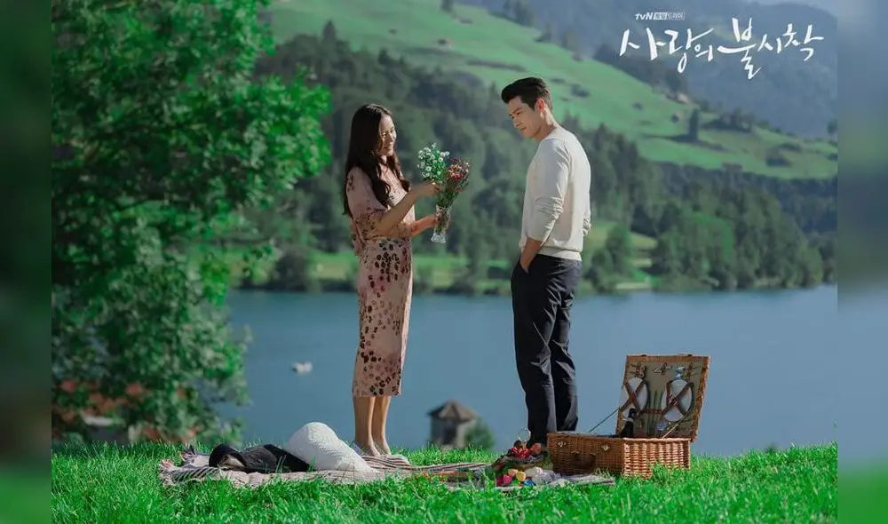 Las fotografías encantaron a la audiencia que esperaban conocer aún más del dulce romance del militar y la bella heredera. Las fotografías encantaron a la audiencia que esperaban conocer aún más del dulce romance del militar y la bella heredera.