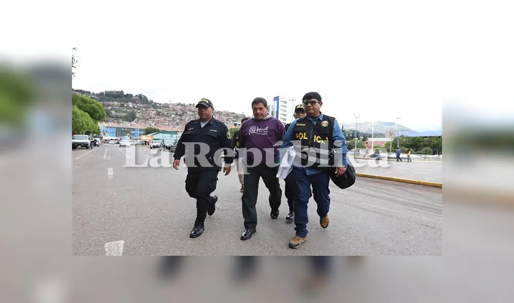 13 policías en Cusco están detenidos de forma preliminar por estar implicados en tráfico ilícito de drogas. 13 policías en Cusco están detenidos de forma preliminar por estar implicados en tráfico ilícito de drogas.