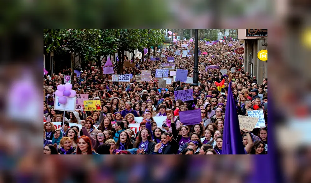 Mujeres españolas salen a las calles para reclamar las mismas oportunidades en la sociedad. (Foto: Efeminista)