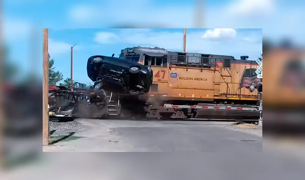 El tren iba a mucha velocidad por lo que fue imposible que no ocurriera. Foto: captura.