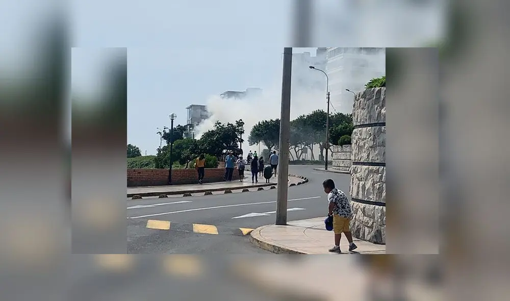 Hasta el momento dos unidades de Bomberos intentan controlar la emergencia. Hasta el momento dos unidades de Bomberos intentan controlar la emergencia.