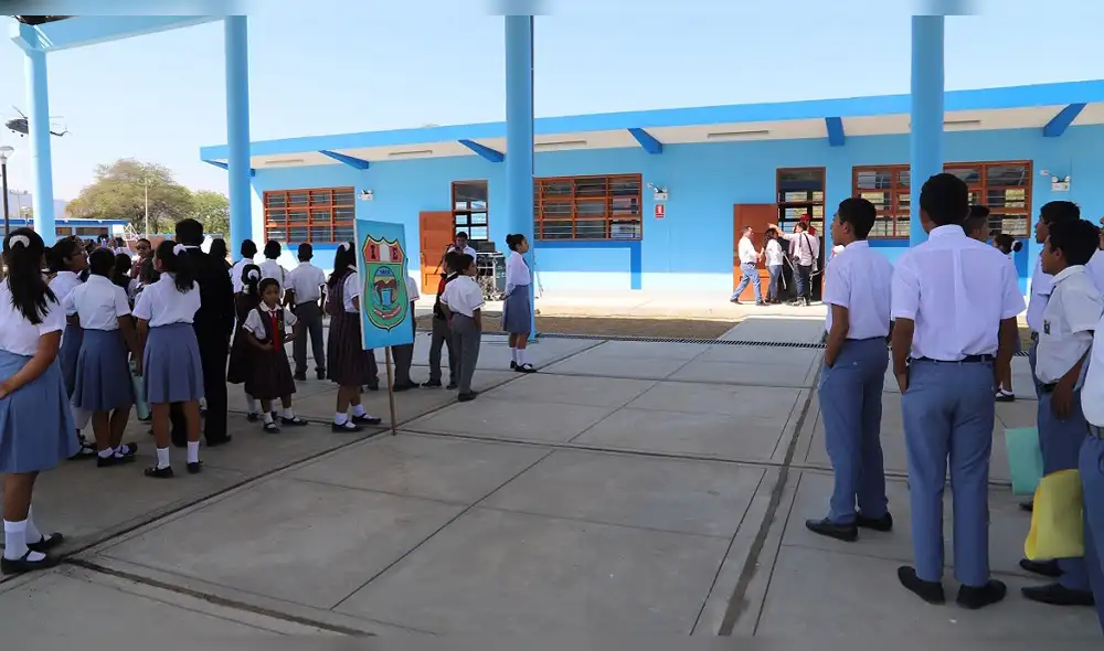 La población estudiantil es de 270 mil alumnos en los tres niveles. La población estudiantil es de 270 mil alumnos en los tres niveles.