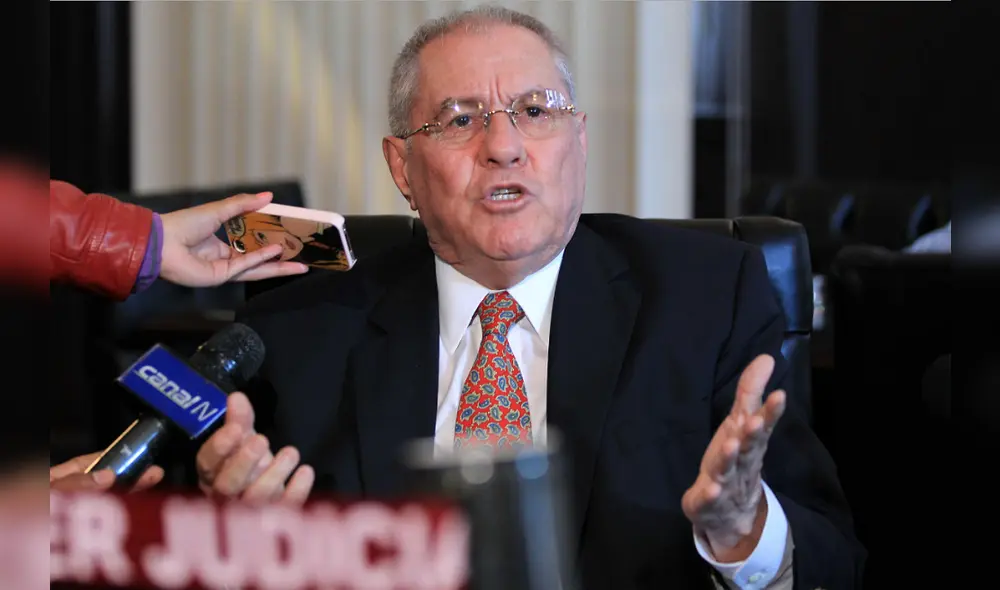 Ex juez Villa Stein alienta “pronunciamiento cívico-militar” contra Vizcarra Ex juez Villa Stein alienta “pronunciamiento cívico-militar” contra Vizcarra