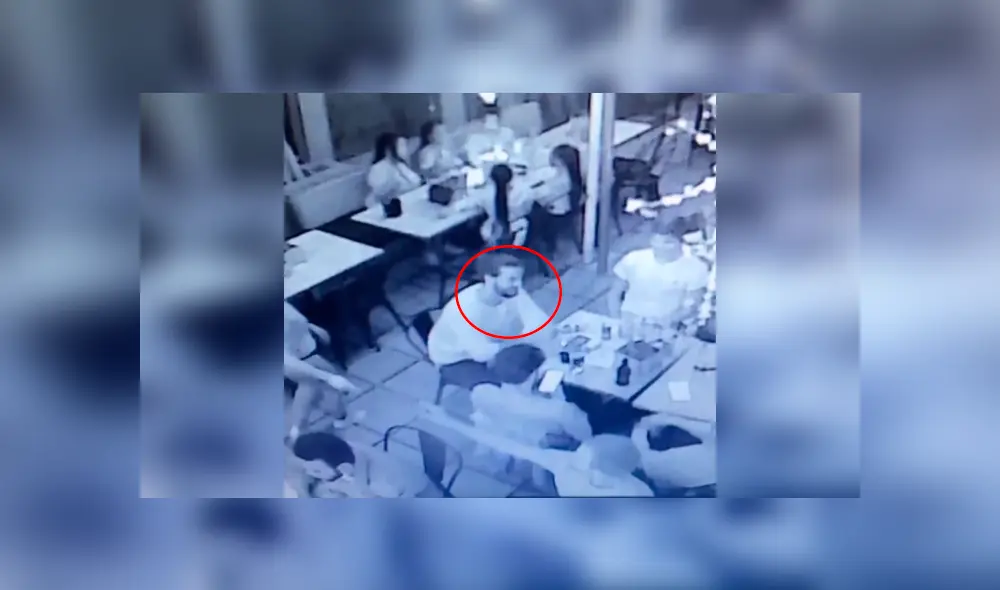 Captan el momento exacto en que mesera de restaurante es acosada y agredida por cliente [VIDEO]