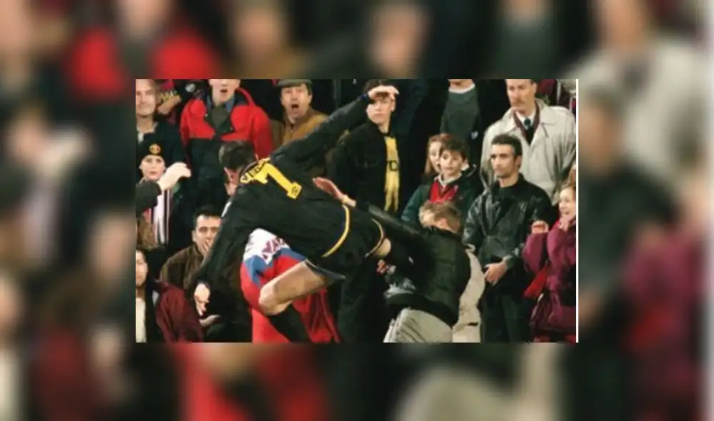  Eric Cantona recordó su famosa ‘patada voladora’ contra hincha