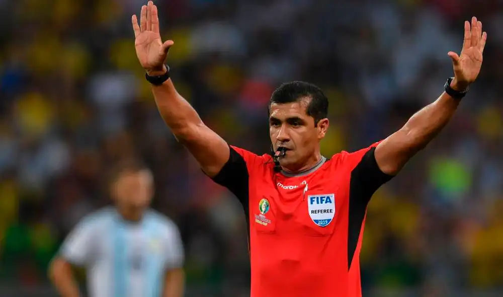 Argentina vs. Brasil: detectaron problemas de comunicación entre árbitro del partido y el VAR. Argentina vs. Brasil: detectaron problemas de comunicación entre árbitro del partido y el VAR.