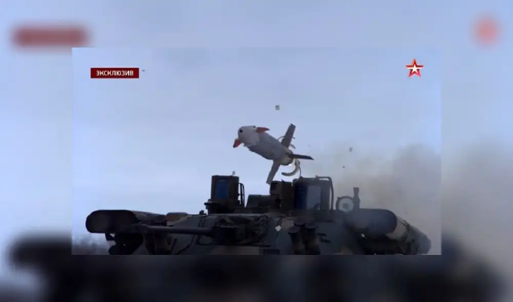 A mother holds his son next to Yangtze River in Wuhan, in China�s central Hubei province on May 12, 2020. - Wuhan plans to conduct coronavirus tests on the Chinese city's entire population after new cases emerged for the first time in weeks in the cradle of the global pandemic, state media reported on May 12. (Photo by Hector RETAMAL / AFP) A mother holds his son next to Yangtze River in Wuhan, in China�s central Hubei province on May 12, 2020. - Wuhan plans to conduct coronavirus tests on the Chinese city's entire population after new cases emerged for the first time in weeks in the cradle of the global pandemic, state media reported on May 12. (Photo by Hector RETAMAL / AFP)