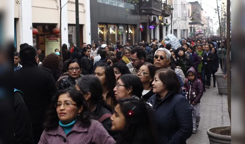 Largas colas para ingresar a concierto gratuito de Juan Diego Flórez [FOTOS]