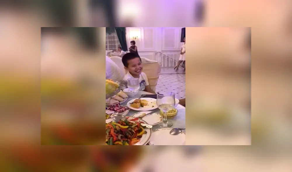 En Facebook, un pequeño asistió junto a su familia a un concierto privado de ópera y decidió hacer una graciosa broma.