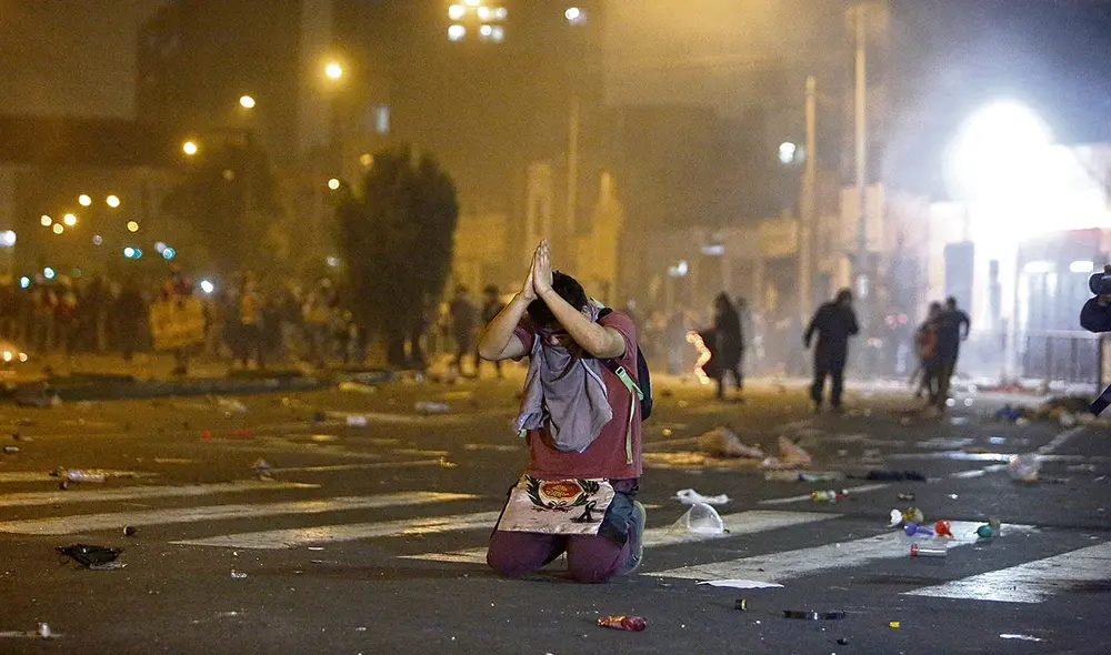 Por mi país. Los jóvenes no protestaron por una persona, sino por el Perú y la democracia. Por mi país. Los jóvenes no protestaron por una persona, sino por el Perú y la democracia.