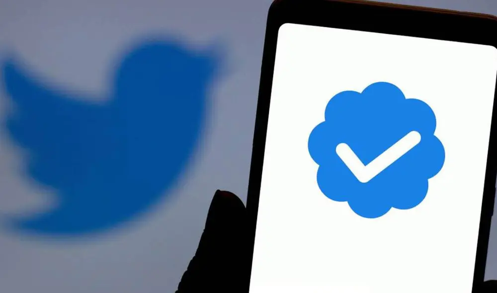 Los usuarios de Twitter Blue reciben una clasificación de prioridad en las respuestas. Foto: Teknófilo