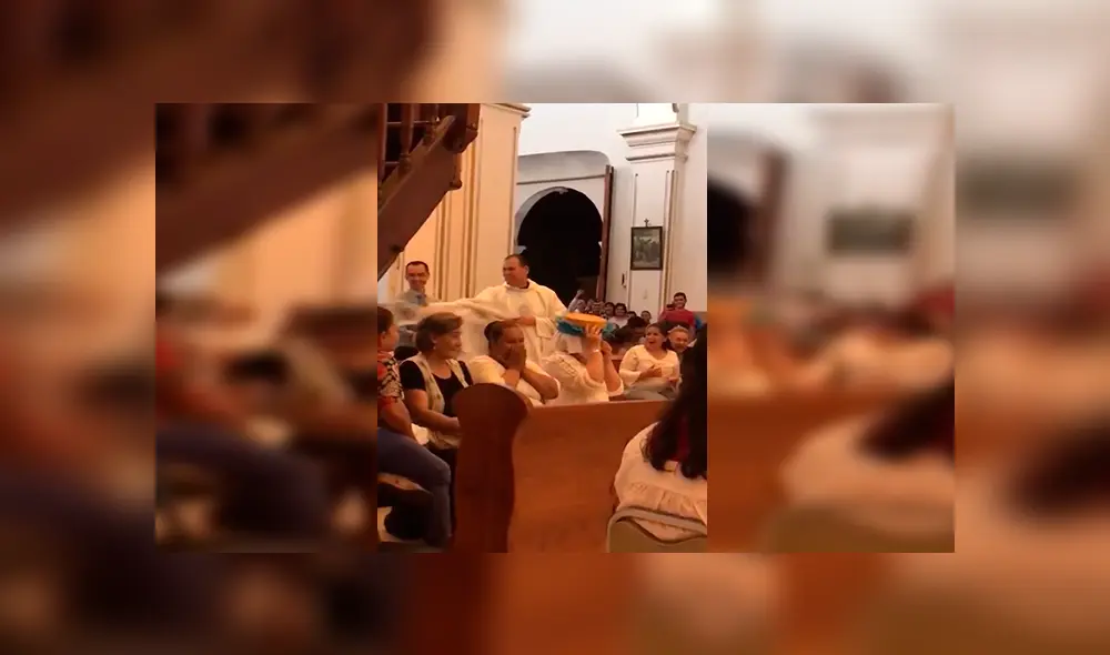 Facebook viral: sacerdote santifica a sus fieles y les echa agua bendita en balde Facebook viral: sacerdote santifica a sus fieles y les echa agua bendita en balde