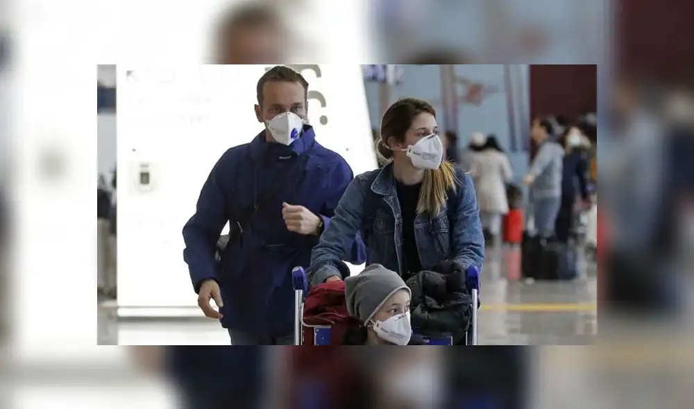 En Reino Unido, las personas usan máscaras para protegerse del coronavirus. Foto: difusión.