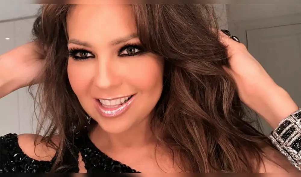 Thalía paraliza Instagram con diminuto traje de baño a sus 47 años [VIDEO]