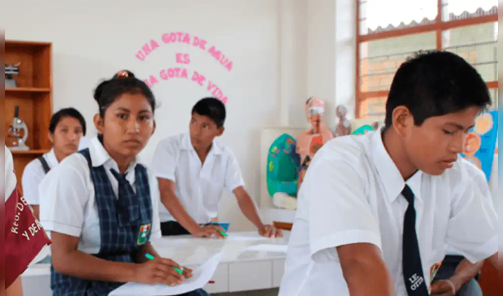 Los padres deben llevar los DNI de sus hijos y propios. (Foto: Minedu)