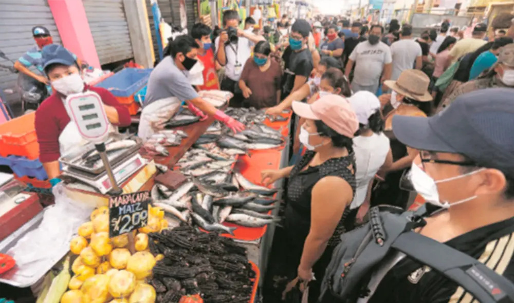 Falta de responsabilidad y de control. Los hogares solo deben designar a una persona para que realice las compras de la semana. La PNP debe vigilar esto. (Foto: Flavio Matos) Falta de responsabilidad y de control. Los hogares solo deben designar a una persona para que realice las compras de la semana. La PNP debe vigilar esto. (Foto: Flavio Matos)