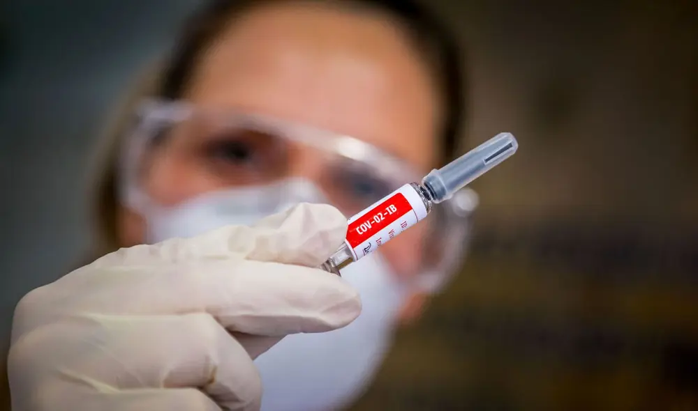 Hay 320 candidatas a vacuna contra la COVID-19. Foto: AFP.