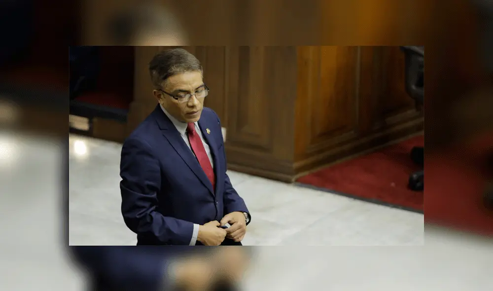 Roberto Vieira sobre viaje fallido a Estados Unidos: “Lo decidí el mismo día de la disolución del Congreso” [VIDEO]