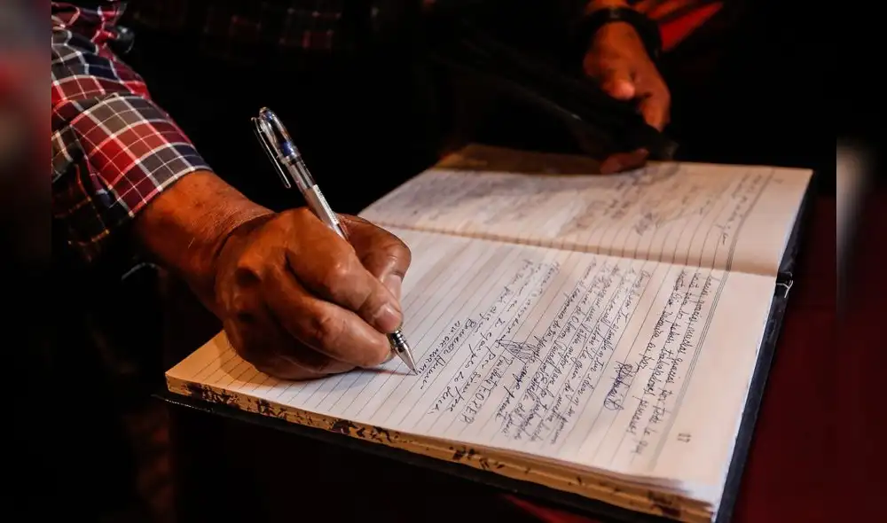 Velan al periodista y maestro César Lévano [FOTOS]