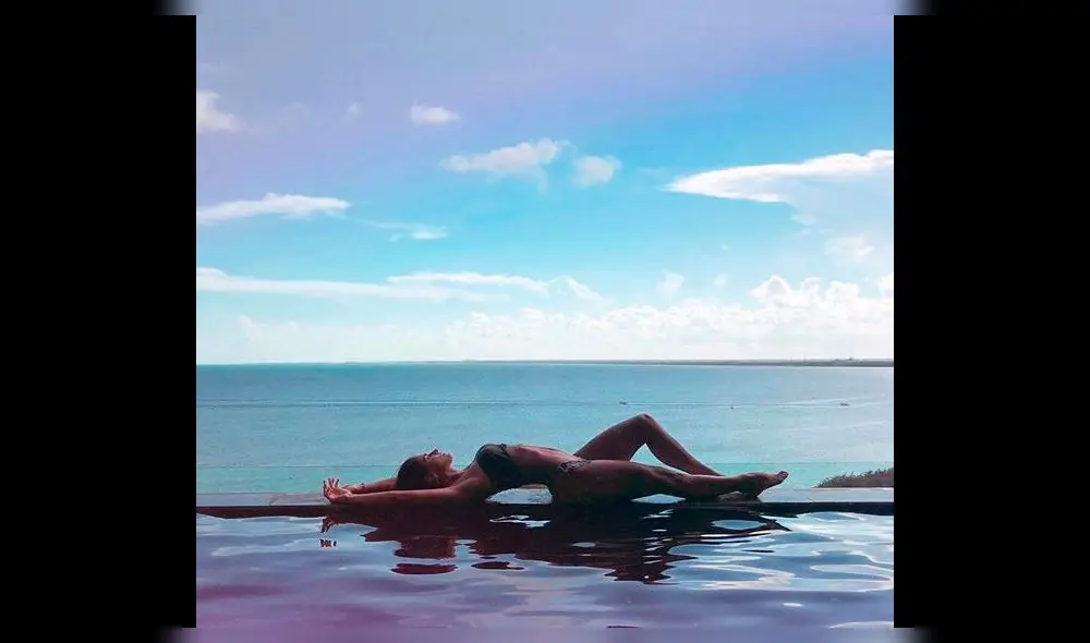 Bárbara de Regil muestra de más en redes sociales con diminuto traje