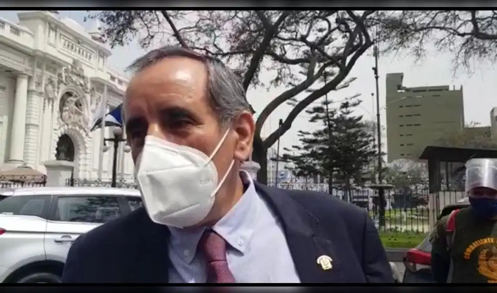 El parlamentario fue cauto para opinar acerca de los audios presentados en el pleno. (Foto: Captura de video La República)